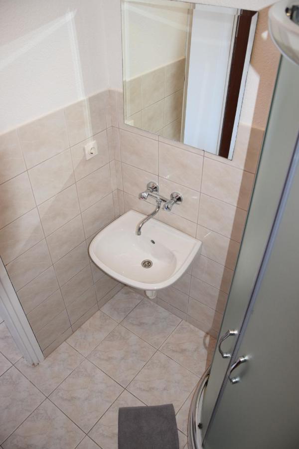 Apartment Bogdan 2 Povljana Εξωτερικό φωτογραφία